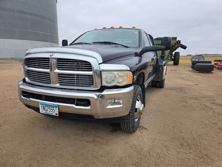 2005-dodge-ram-3500-image-2