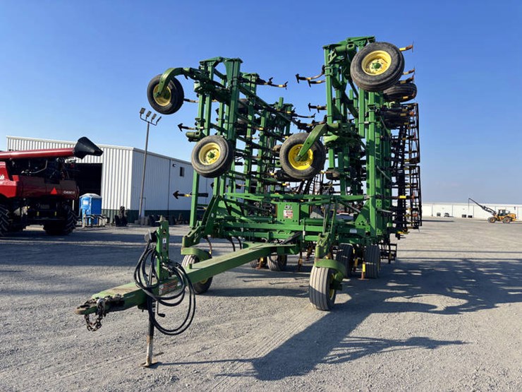 john-deere-2210-image-2