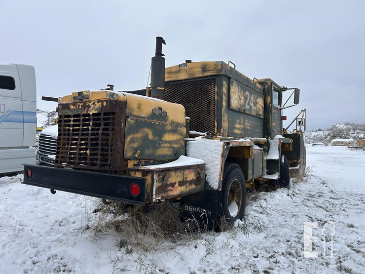 1981-oshkosh-green-snow-blower-image-4