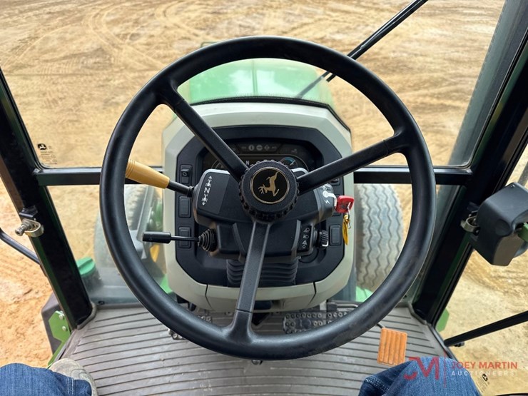 john-deere-5085m-image-12