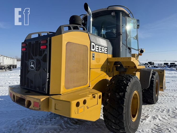 2011-deere-624k-image-16