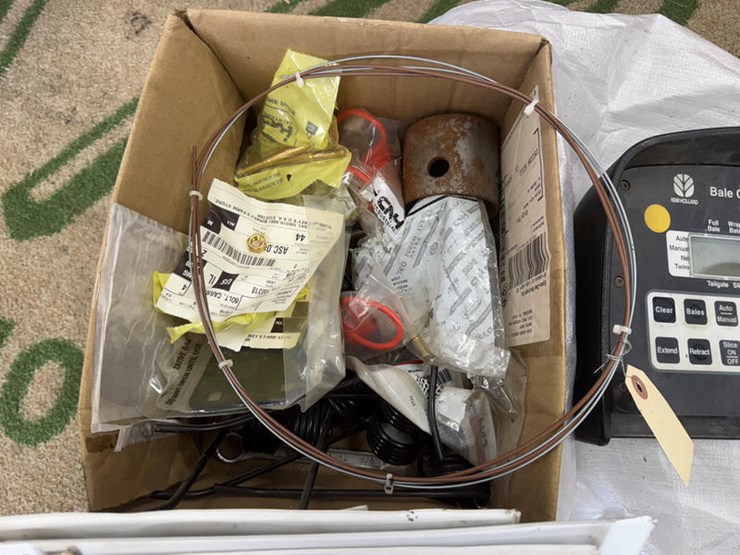 new-holland-br740-image-14