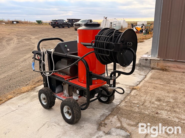 alkota-420x4-industrial-hot-water-pressure-washer-image-3