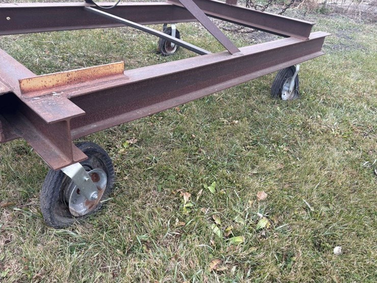 winch-boom,-with-12v-2000#-winch,-chains,-on-castor-wheels,-(tires-need-to-be-replaced)-image-10