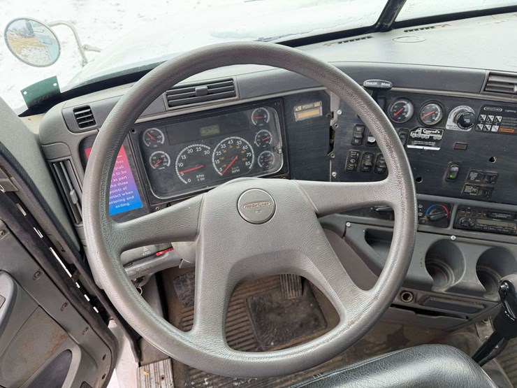 2006-freightliner-columbia-grain-truck,-549,000-miles,-8-year-old-box,-eaton-speed-shift-10-speed-tr-image-63