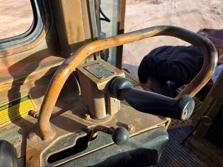 caterpillar-d8-image-11