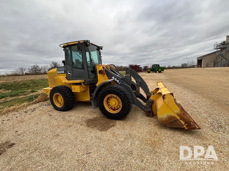 2007-deere-444j-image-2