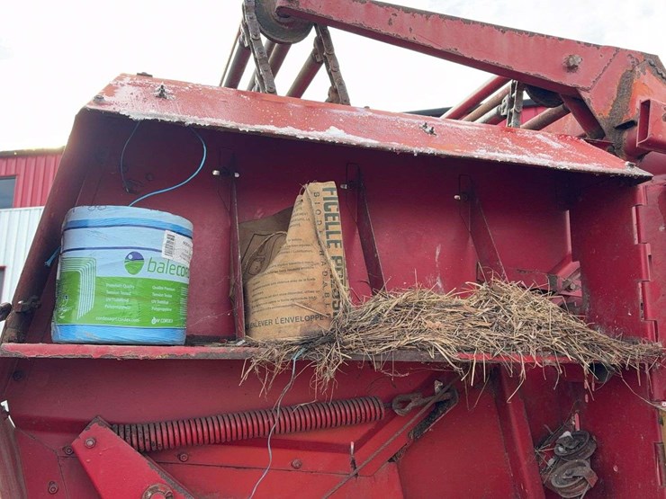 new-holland-855-image-28