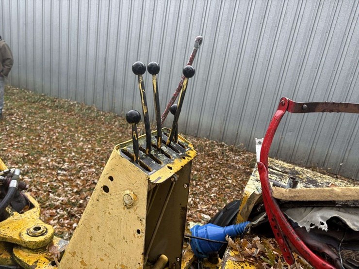 case-ck680-backhoe-tractor,-gas,-80”-bucket,-24”-hoe-bucket,-last-ran-2-years-ago-image-16