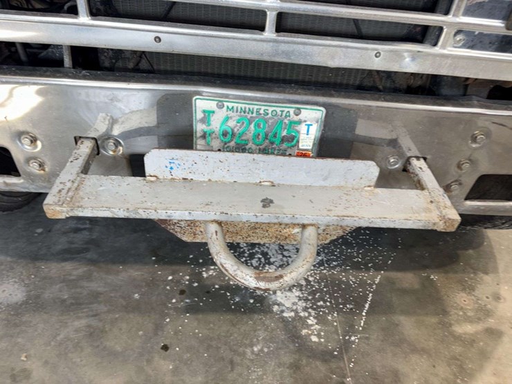 1983-international-co9670-cabover-semi-tractor,-xl-series,-400-cummins,-13-speed,-11r24.5-rears-on-s-image-23