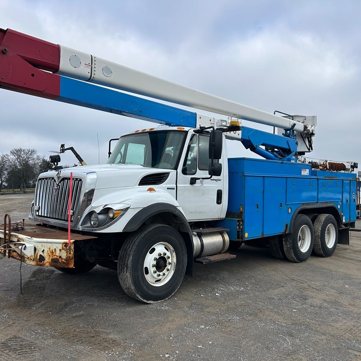 2010 INTERNATIONAL 7400