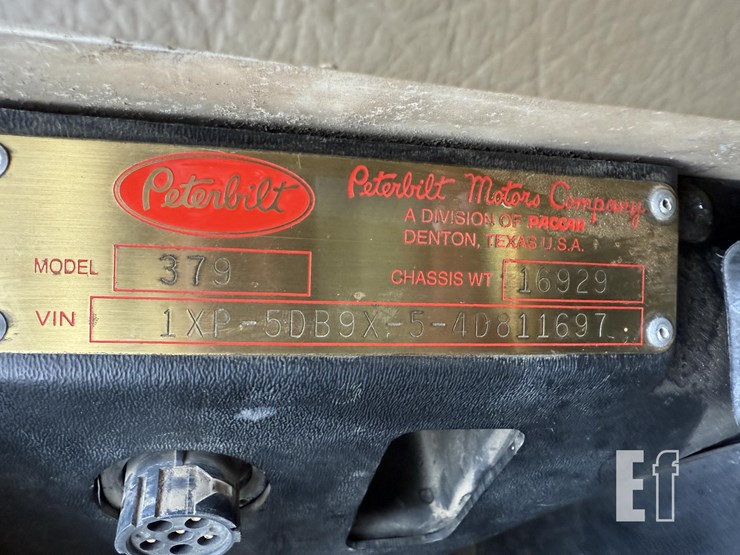 2004-peterbilt-379-image-70