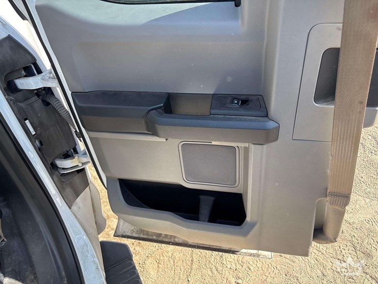 2017-ford-f150-image-17