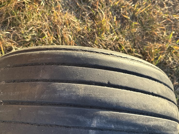 various-brands-of-mounted-&-non-mounted-tires-image-17