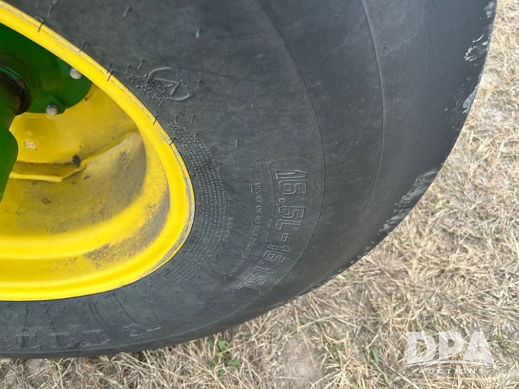 john-deere-w235-image-17