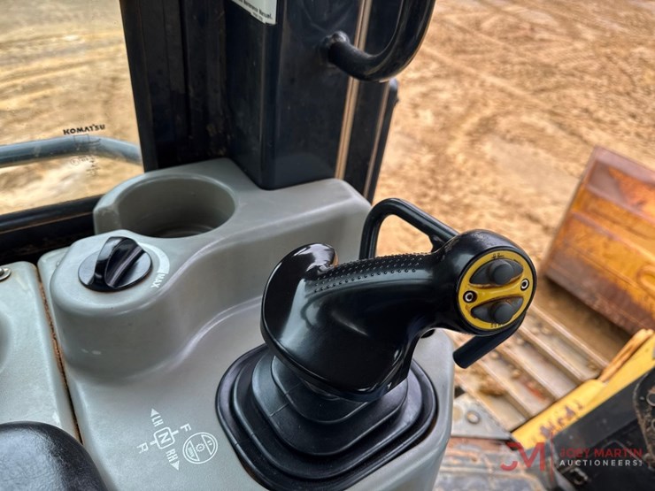 komatsu-d51pxi-24-image-16