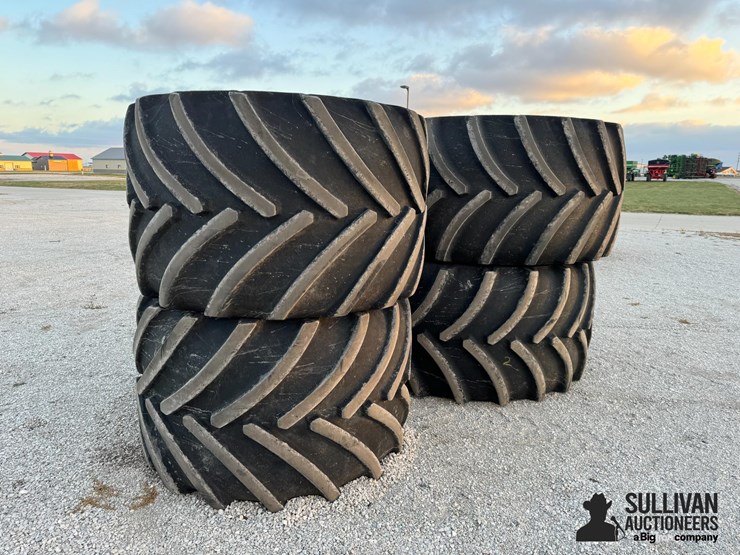 lsw-tires-&-rims-for-jd-8r-tractor-image-2