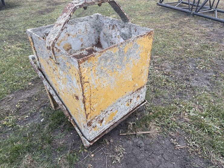 concrete-bucket,-30”x30”,-for-boom-lift-image-7