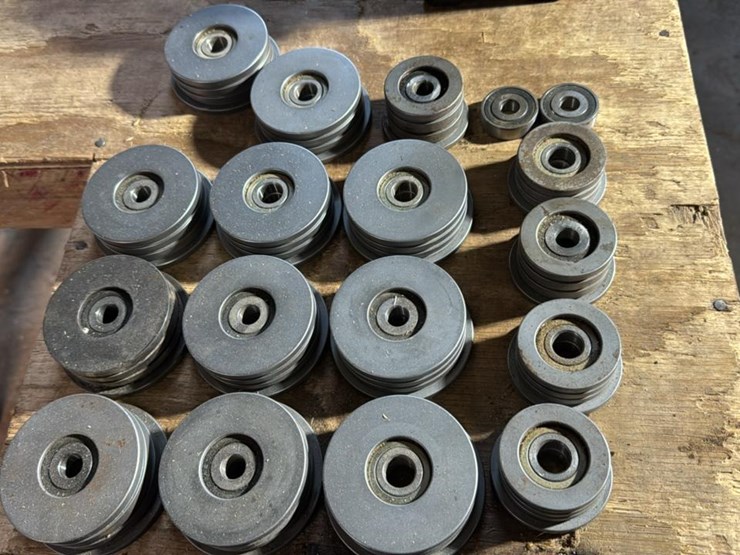 #177-•-guide-rollers-and-cutting-torch-image-3