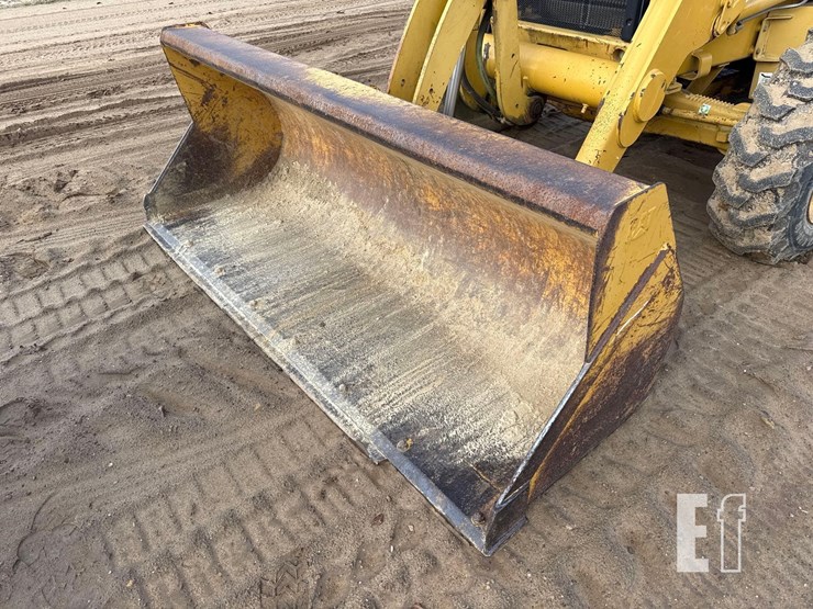 2004-caterpillar-416d-image-15