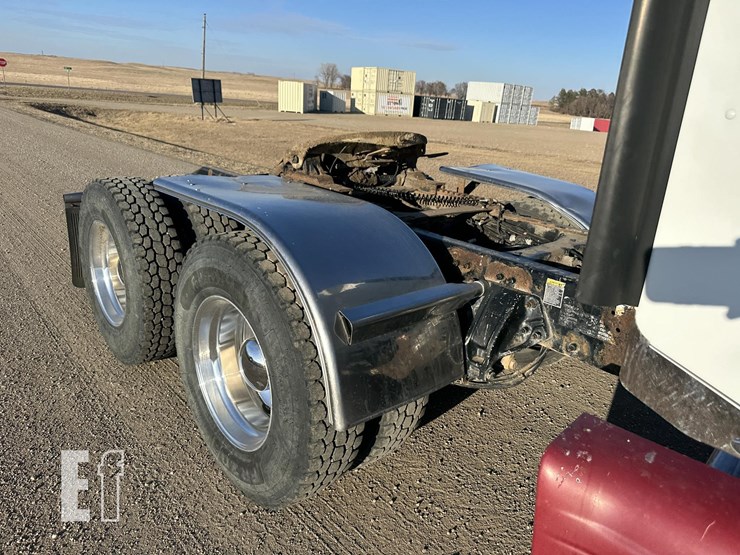 2014-peterbilt-386-image-9