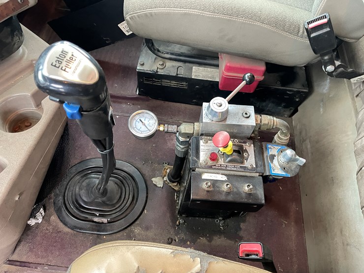 #1130-•-2005-international-5500i-6x4-dump-truck-(has-mn-title)-image-59