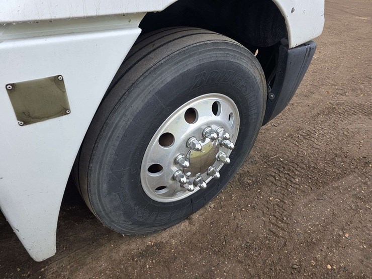 2007-freightliner-cl120-day-cab-semi,-978,000-miles,-detroit-series-60-–-14l-engine,-515hp,-10-speed-image-61