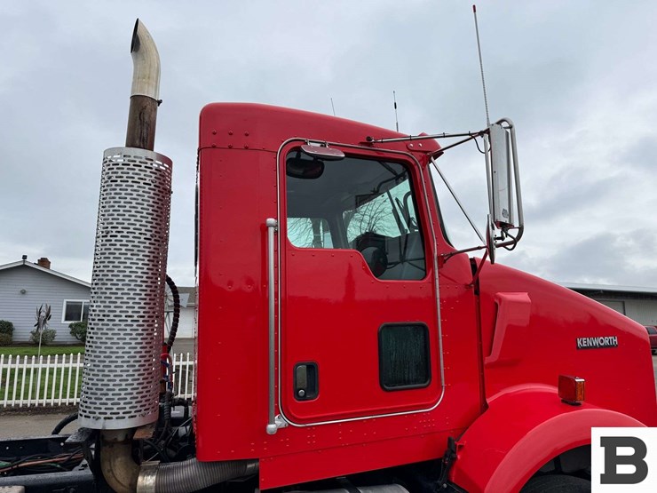 2004-kenworth-t800-image-56