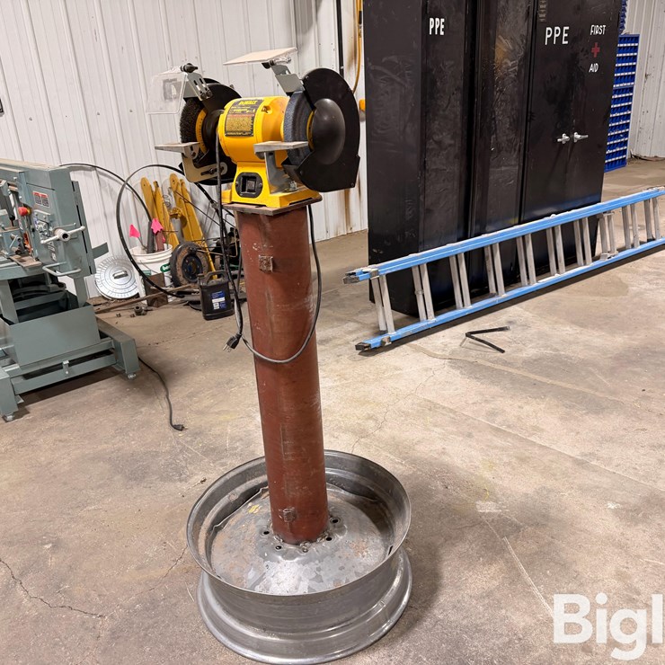 2022 DeWalt DW758 Bench Grinder