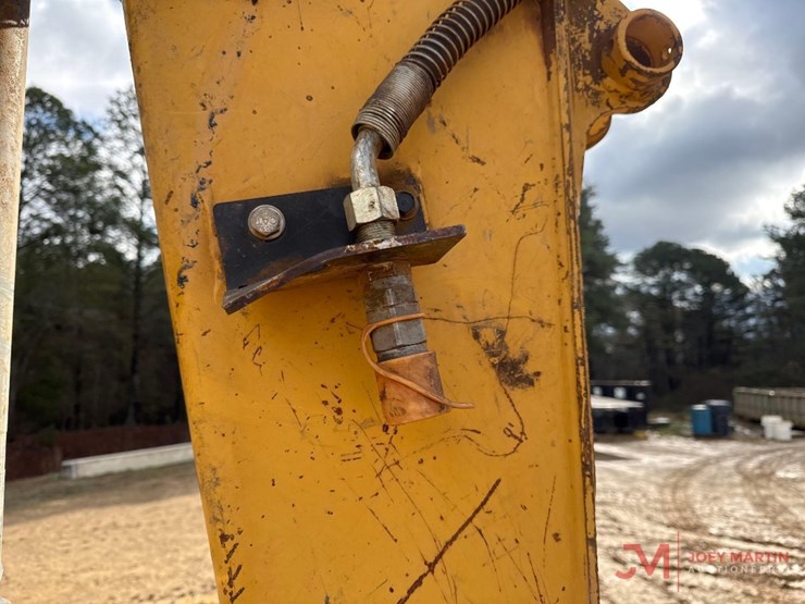 caterpillar-307d-image-10