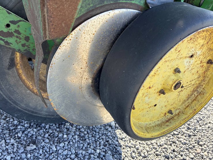 john-deere-7000-image-31