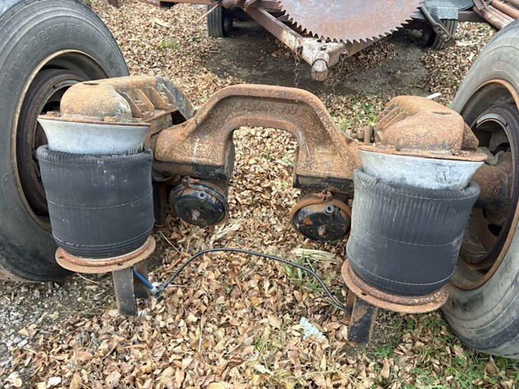 neway-truck-tag-lift-axle,-255/70r22.5-duals-on-spokes,-air-brakes-image-7