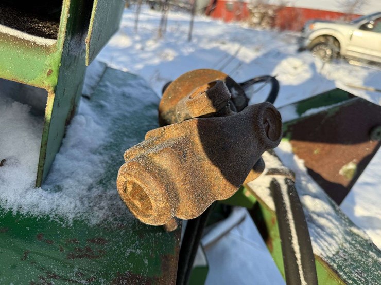 john-deere-686-image-9