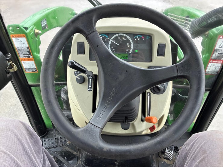 john-deere-3033r-image-54