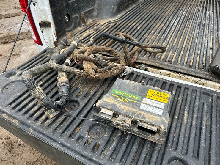 john-deere-2000-image-1