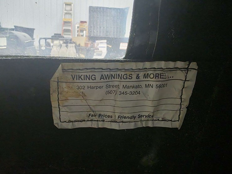 mankato's-quick-fish-house,-4-hole,-folds-out-to-4'-x-8',-extra-back-wall-wind-brace-image-12