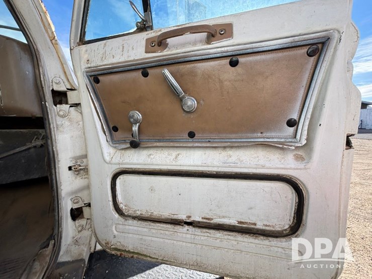 1981-new-leader-l2020-image-65