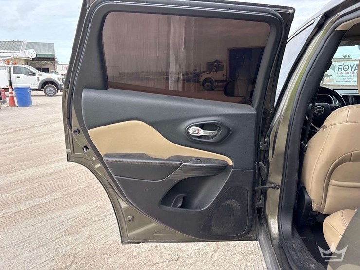 2015-jeep-cherokee-image-20