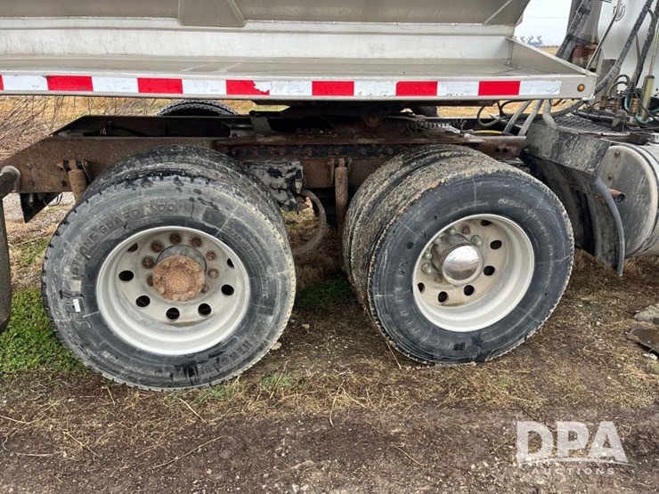 2005-kenworth-t800-image-13