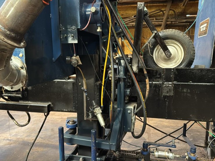 #109-•-coblentz-fabrication-double-head-resaw-image-17