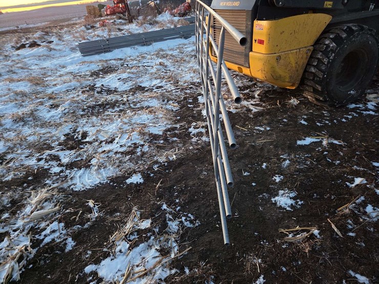 (10)-6-bar-continuous-fence-panels-with-hardware.-this-item-is-located-in-south-dakota,-therefore-so-image-2