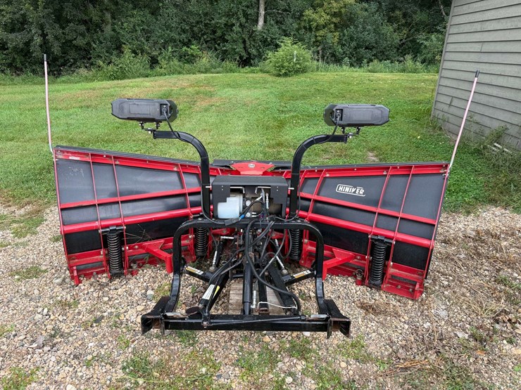 2018-hiniker-poly-snowplow-with-mounts-for-a-99-01-3/4-ton-chevrolet,-has-controller-image-5