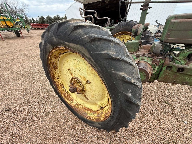 john-deere-model-b-image-9