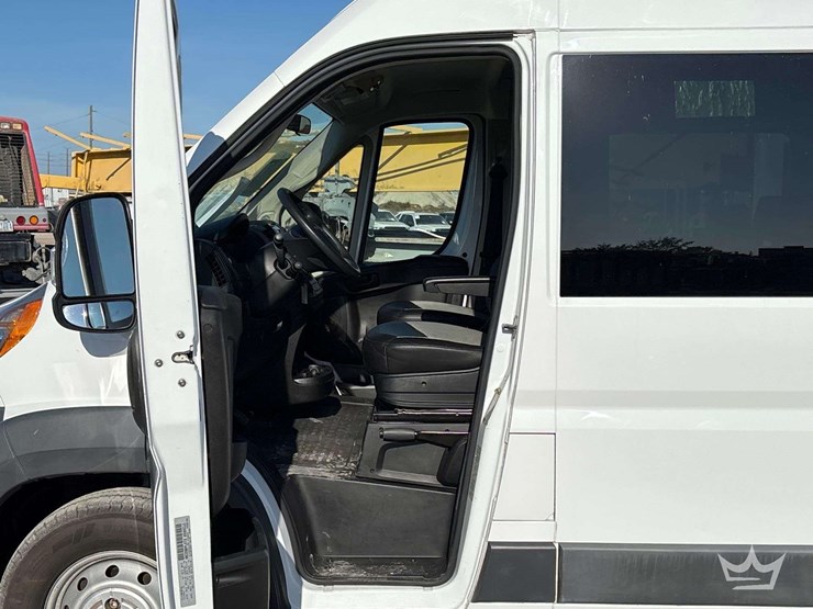 2018-ram-promaster-2500-image-9