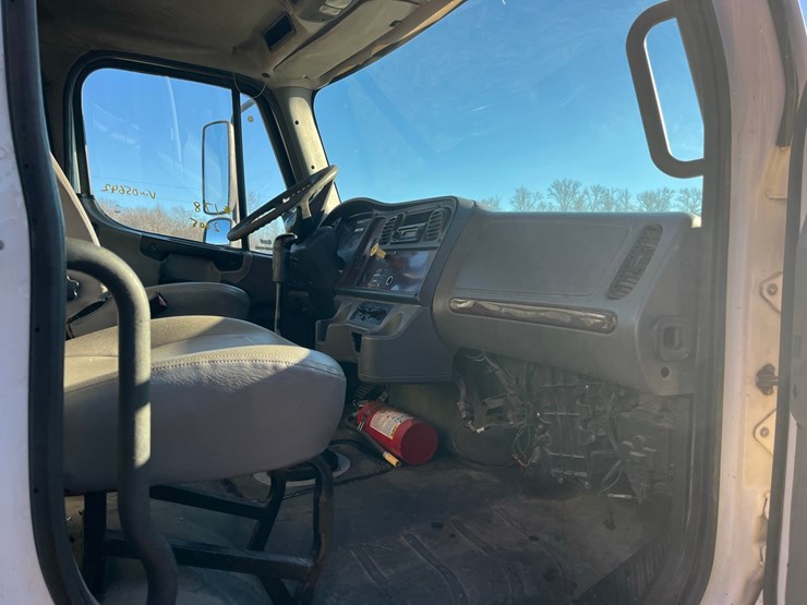 05-freightliner,-m2,-20’johnny-gregory-dump-grain-body,-5’-sides,-image-9