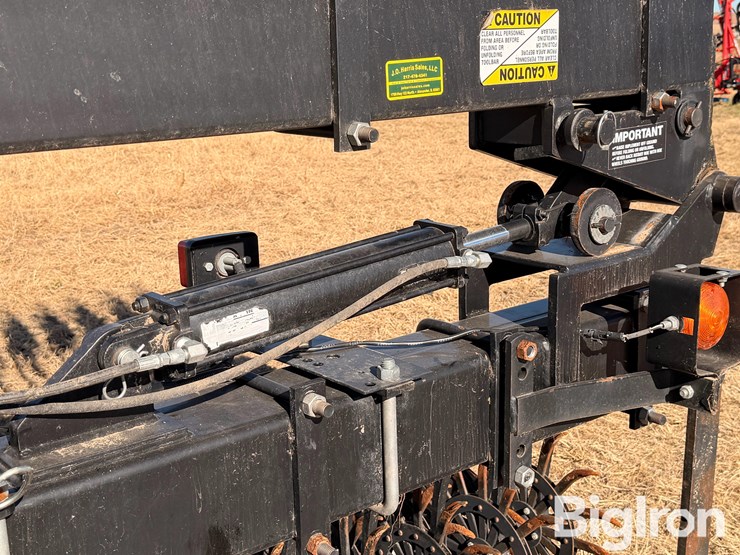 yetter-30'-rotary-hoe-image-11