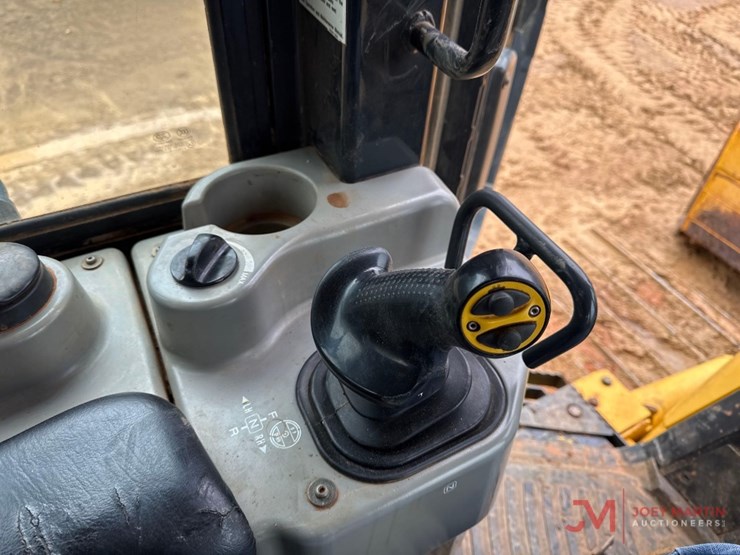 komatsu-d61pxi-24-image-15