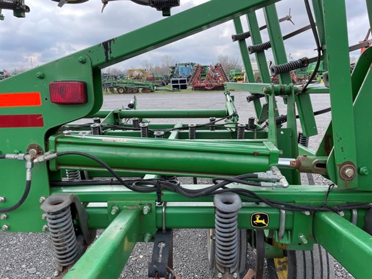 john-deere-2210-image-30