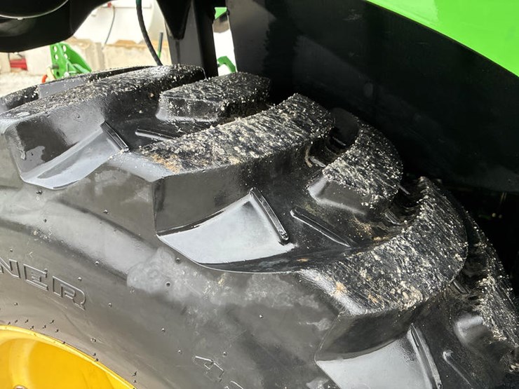 john-deere-3033r-image-44