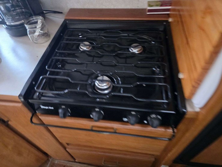 2004-prowler-fleetwood-5th-wheel-rv,-model-255-bhs,-12’-slide-out,-newer-19’-awning,-1-queen-front-b-image-50